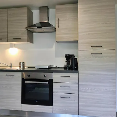 Occitanie 20 M2 Equipe Avec Jardin *