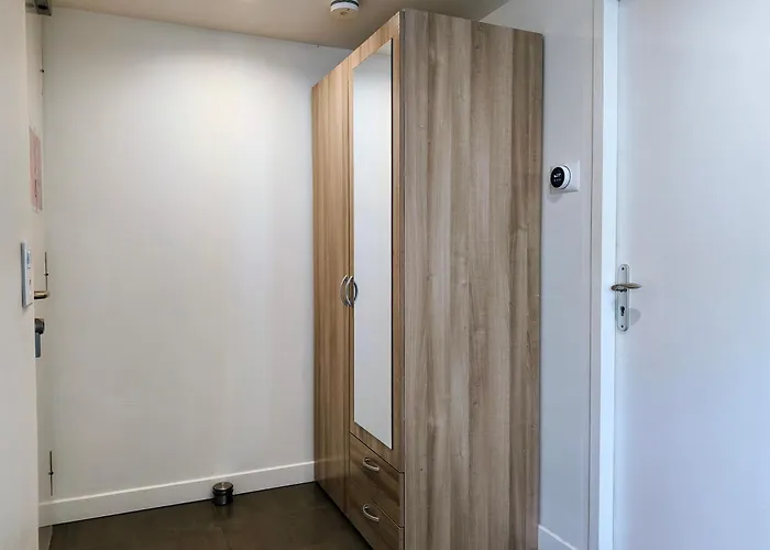 Occitanie 20 M2 Equipe Avec Jardin Villa *